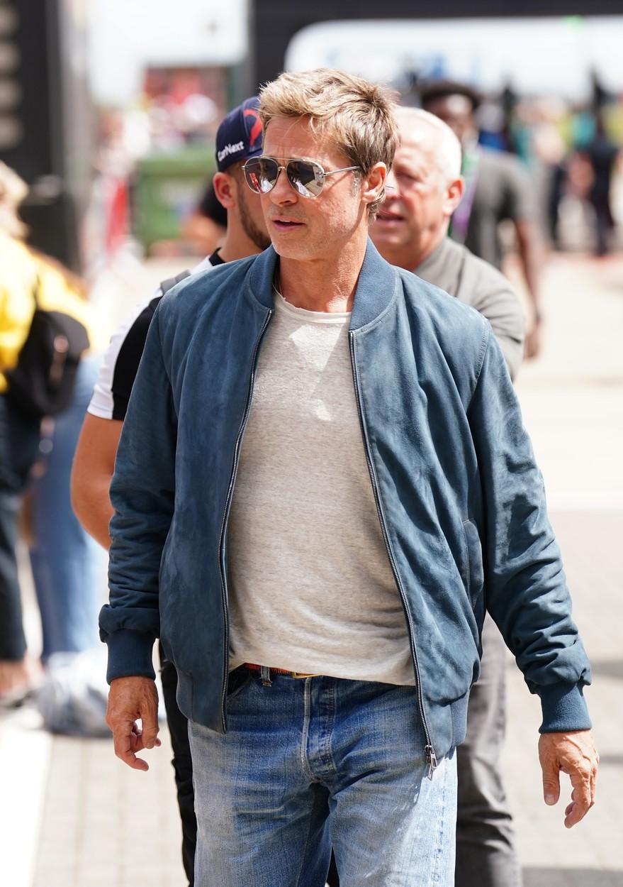 Brad Pitt, antrenat de Hamilton pentru rolul unui pilot aflat la finalul carierei. A primit şi un garaj la Silverstone