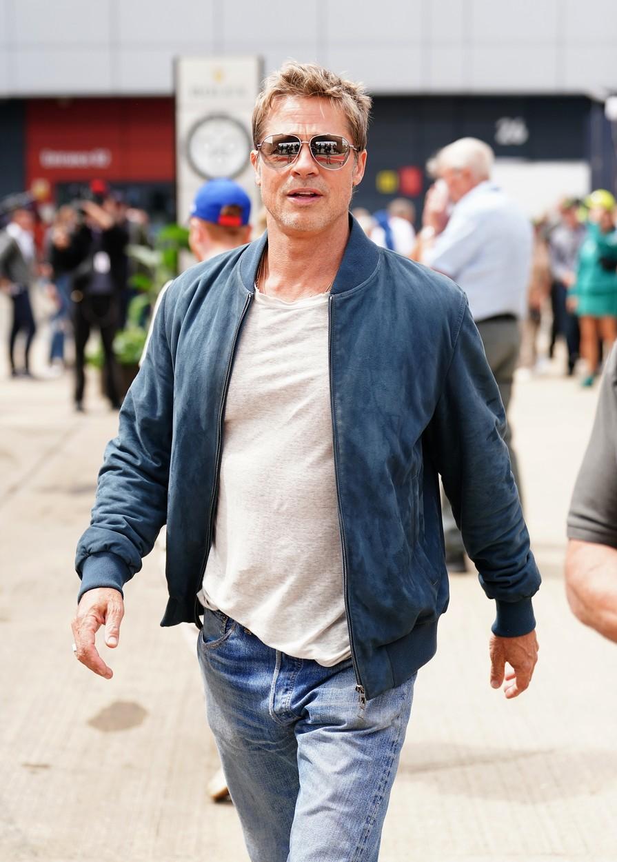 Brad Pitt, antrenat de Hamilton pentru rolul unui pilot aflat la finalul carierei. A primit şi un garaj la Silverstone