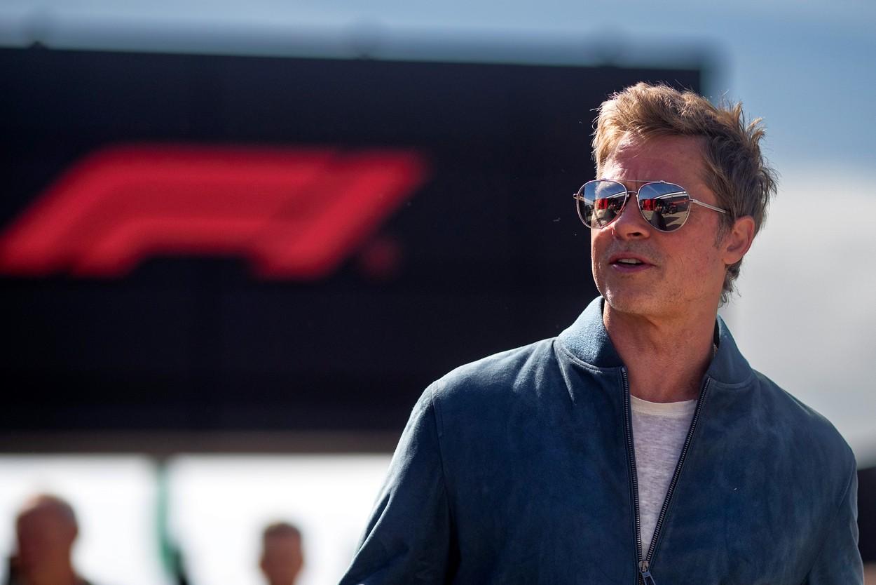 Brad Pitt, antrenat de Hamilton pentru rolul unui pilot aflat la finalul carierei. A primit şi un garaj la Silverstone
