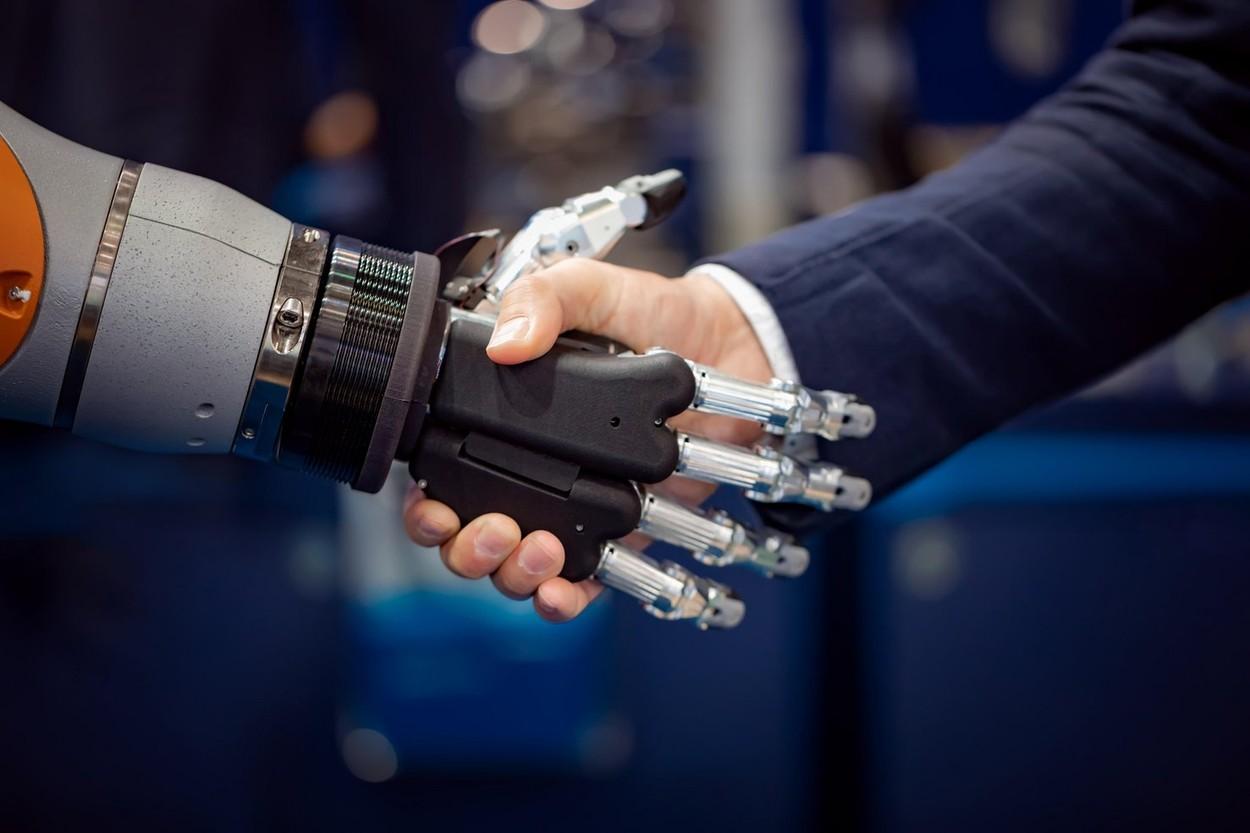 Roboţii umanoizi au afirmat într-o conferinţă ONU că pot să conducă lumea