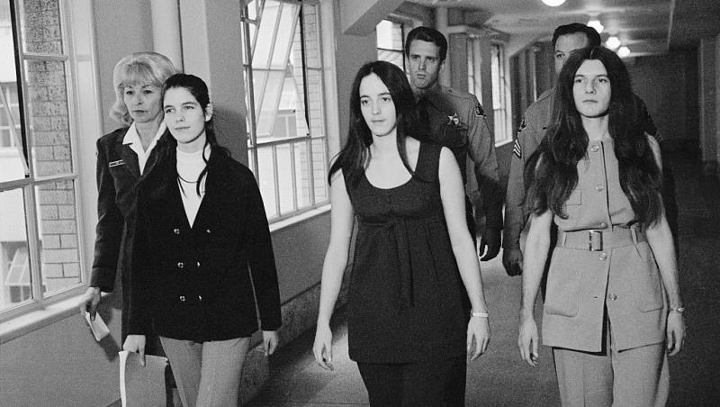 Membra unui cult criminal va fi eliberată din închisoare după 50 de ani. A ucis un cuplu cu sânge rece pe când avea doar 19 ani