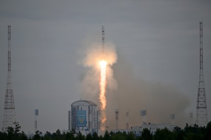 Rusia a lansat prima misiune fără echipaj pe Lună, la întrecere cu India. Sonda va ateriza peste două săptămâni la Polul Sud al satelitului