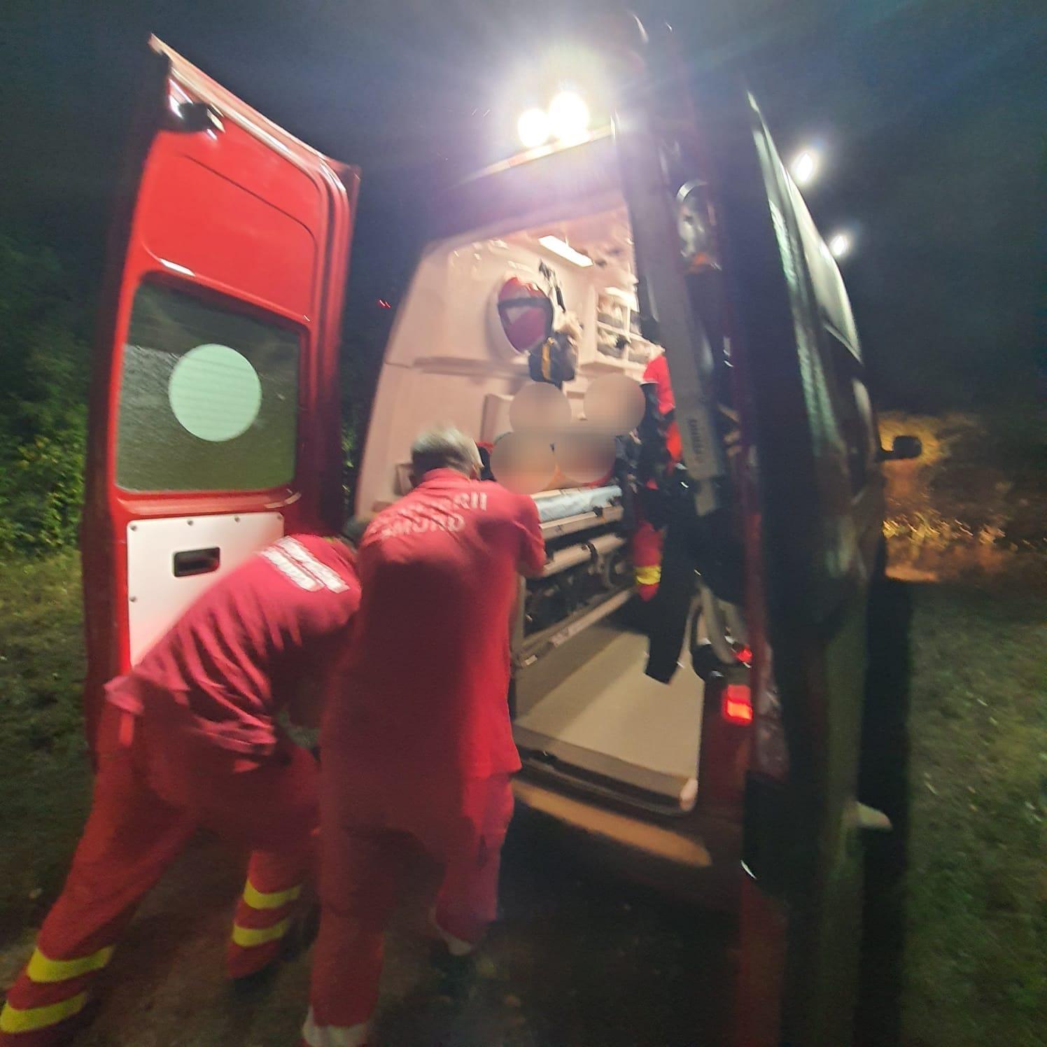 Bărbat rănit, după ce un ATV a căzut peste el pe un deal din Vaslui. Prietenul său pierduse controlul şi s-a răsturnat cu vehiculul