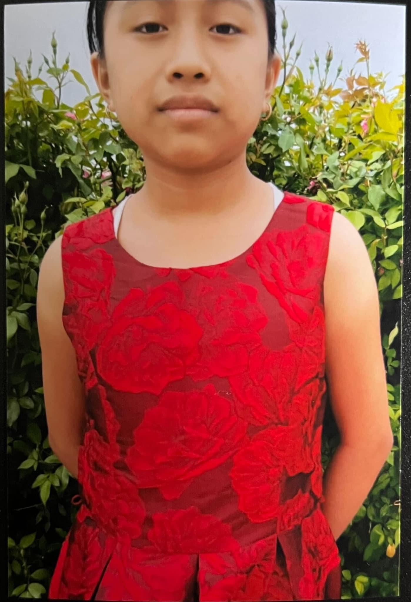 Destin frânt pentru Maria, o fetiţă de 11 ani. Tatăl ei a găsit-o sugrumată sub pat, după ce un străin ar fi bătut la ușa casei lor din Texas