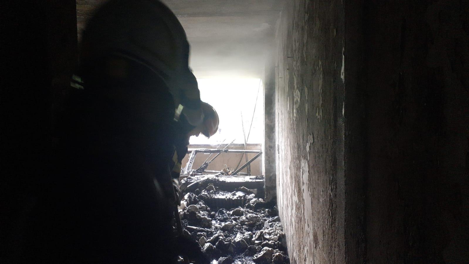 Incendiul de la hotelul din Băile Felix a fost lichidat. Turiştii au fost evacuaţi iar 3 persoane s-au intoxicat cu fum