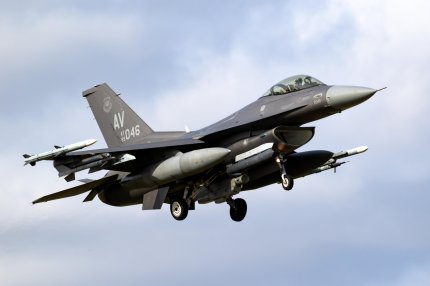 SUA au aprobat transferul de avioane F-16 către Ucraina din Danemarca şi Olanda