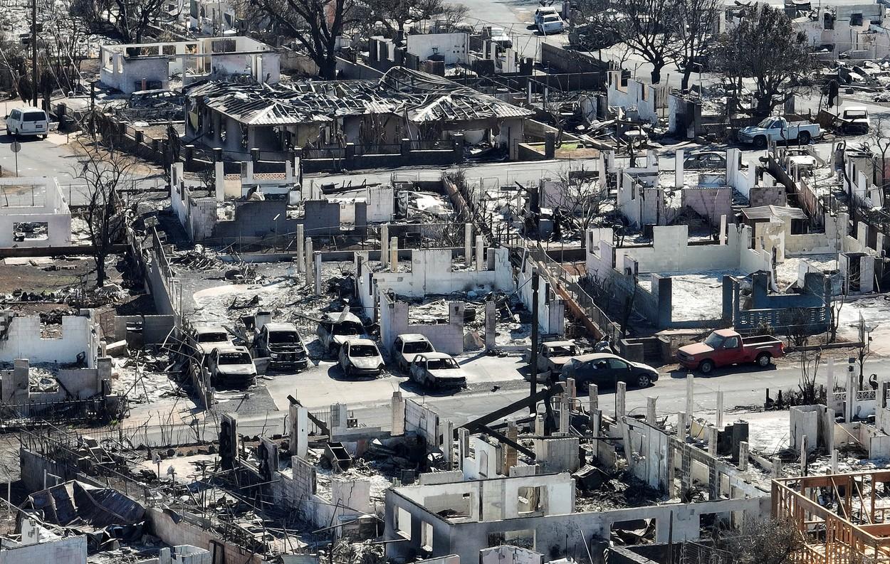 Șeful agenției de gestionare a crizelor din Maui a demisionat. Declarase că nu are niciun regret că nu a declanşat sirenele de avertizare