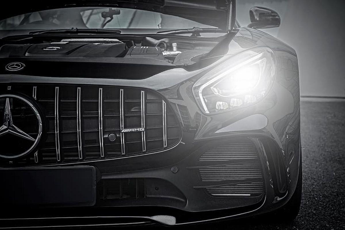 (P) Nu mai "alerga" după stații de încărcare electrică: poți avea una chiar acasă!