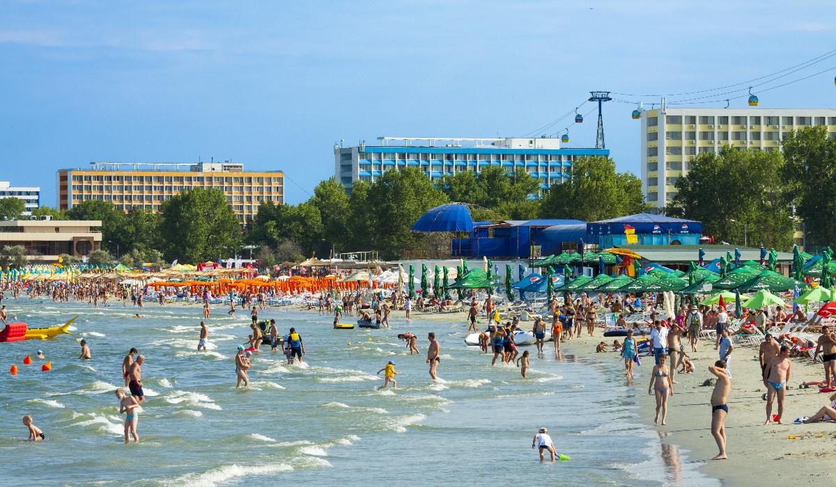 Au început "Zilele gratuite" pe litoral. Cât costă acum o noapte de cazare la un hotel de 3 stele în Mamaia