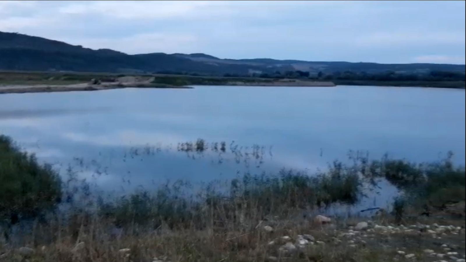 Bărbat de 50 de ani, găsit fără suflare într-un lac din Cluj. A intrat să se răcorească dar nu a reuşit să mai iasă la suprafaţă