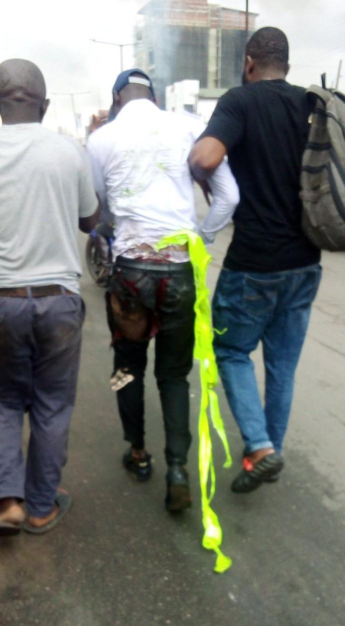 Momentul terifiant în care un avion se prăbușește pe o șosea aglomerată din Lagos, apoi explodează. Cei aflați la bord au supraviețuit ca prin minune