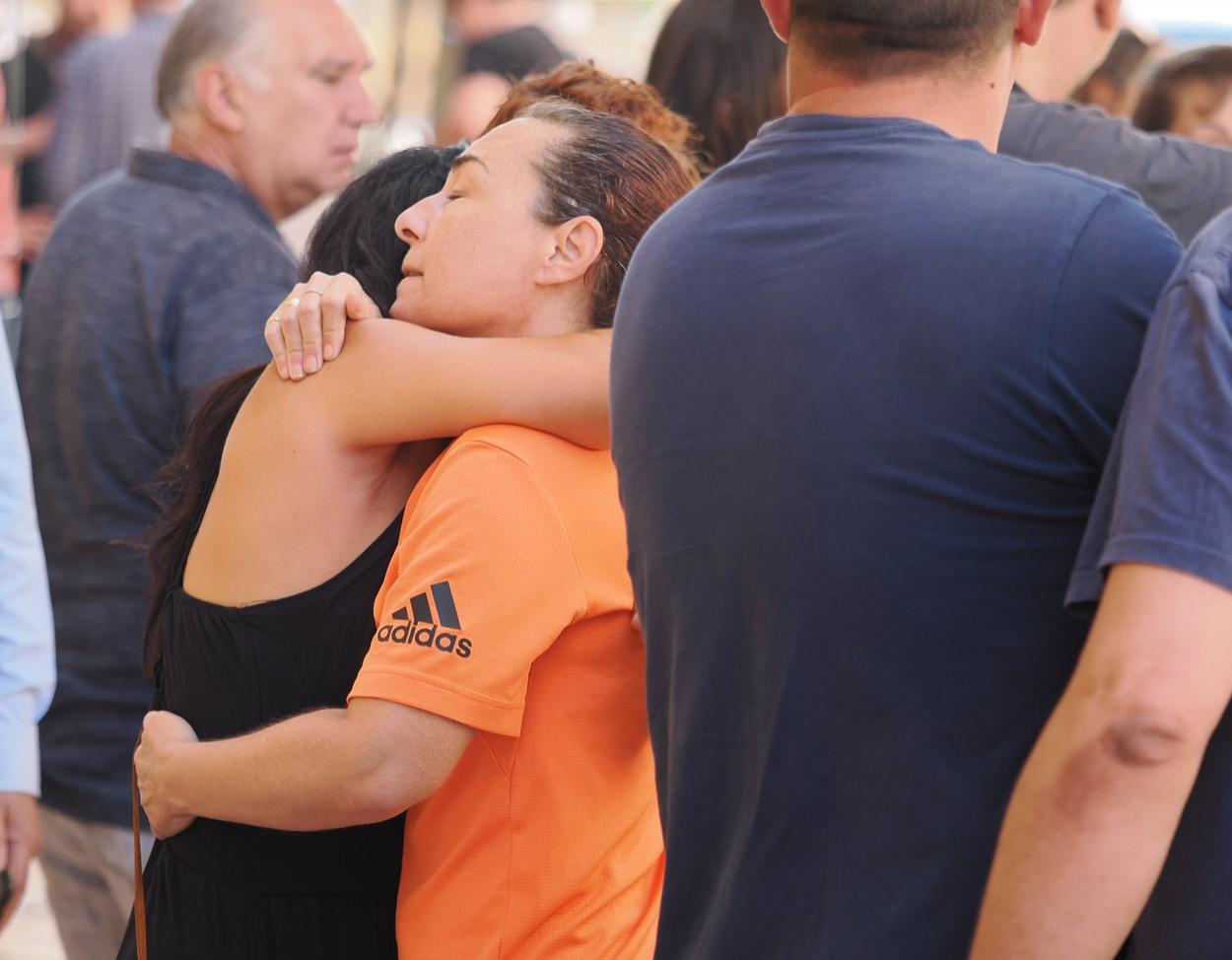 Un mort și 14 răniți, după o explozie puternică într-un bloc din Spania. Pompierii au găsit trupul femeii de 53 de ani prins între dărâmături