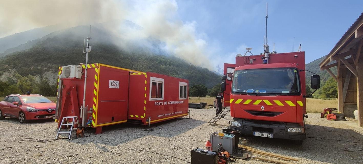 Intervenţie în premieră a pompierilor români, pe insula Corsica. 20 de militari, trimişi în Franţa au ajutat la stingerea incendiilor de pădure
