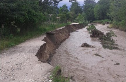 Risc de viituri pe râuri din 15 judeţe, până joi dimineaţa. Care vor fi cele mai afectate zone