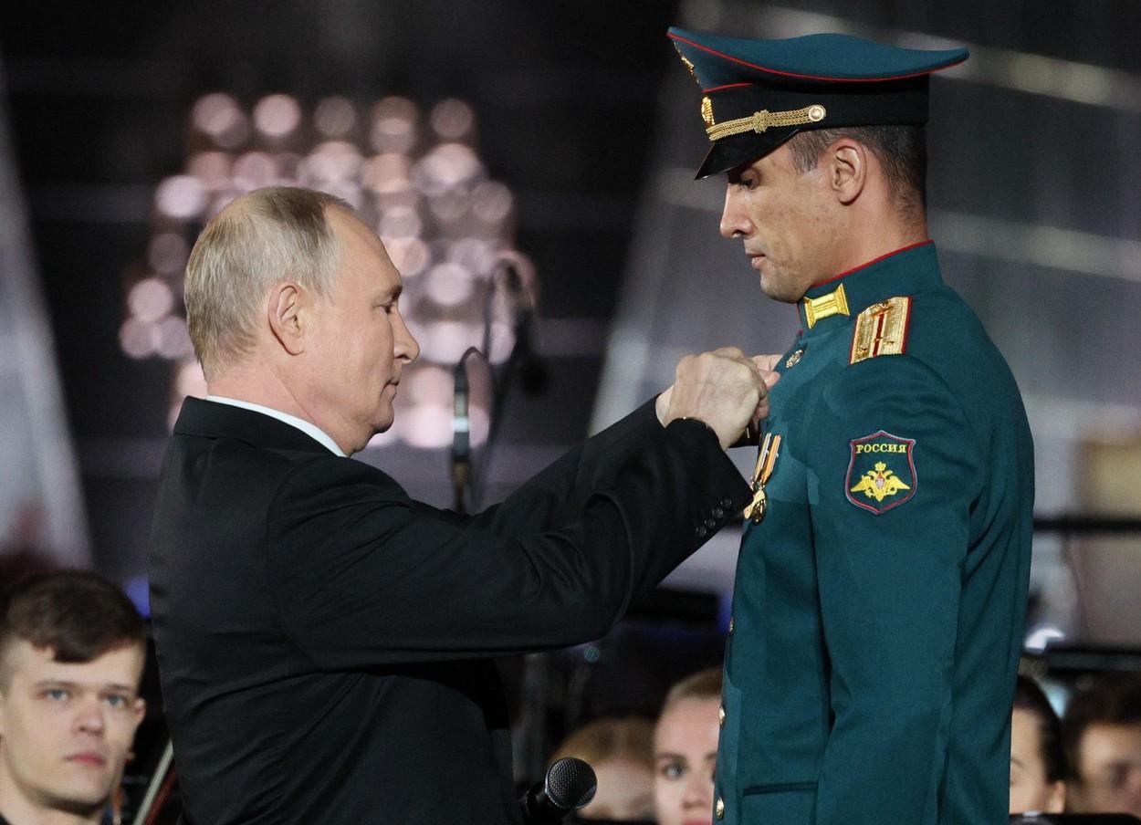 Ce făcea Putin în timp ce ruşii căutau cadavrul lui Evgheni Prigojin după prăbuşirea avionului său