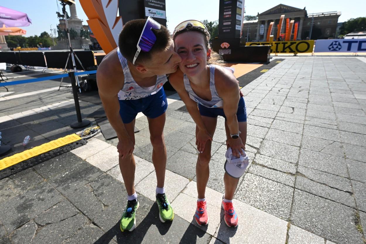 Cerere în căsătorie pe linia de sosire. Doi atleți slovaci s-au logodit la mondialele de atletism, spre deliciul tuturor fanilor prezenţi la Budapesta