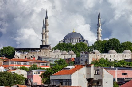 Sute de mii de români îşi petrec, anual, vacanţa de vară în Turcia