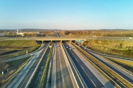 Mulţi turişti români preferă să meargă cu maşina în Ungaria, Bulgaria sau Austria, unde este nevoie de vinietă