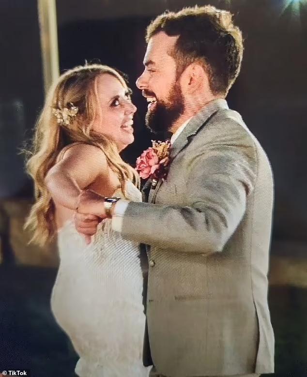 Şedintă foto de pomină. Un cuplu din SUA a plătit 3.000 de dolari pentru a imortaliza nunta visurilor lor. Supriza de care au avut parte