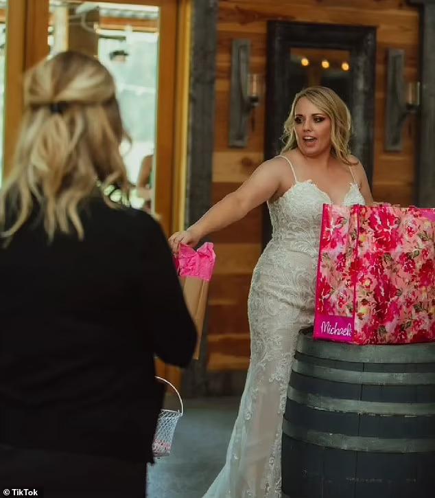 Şedintă foto de pomină. Un cuplu din SUA a plătit 3.000 de dolari pentru a imortaliza nunta visurilor lor. Supriza de care au avut parte