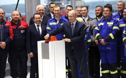 UE cumpără cantităţi record de gaz lichefiat din Rusia. "Condamnă războiul în timp ce bagă bani în buzunarele lui Putin"