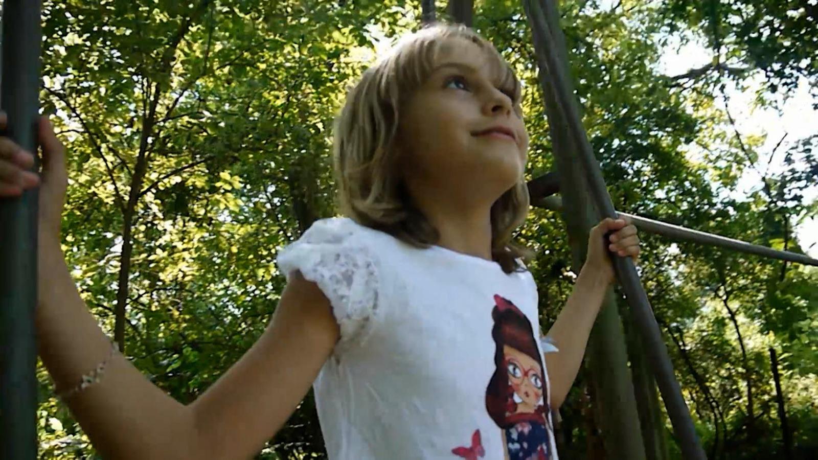 "E gol, e totul gol, spaţiul ei în pat este gol". Interviu cu mama lui Melis, tânăra ucisă în Craiova. Astăzi ar fi împlinit 16 ani