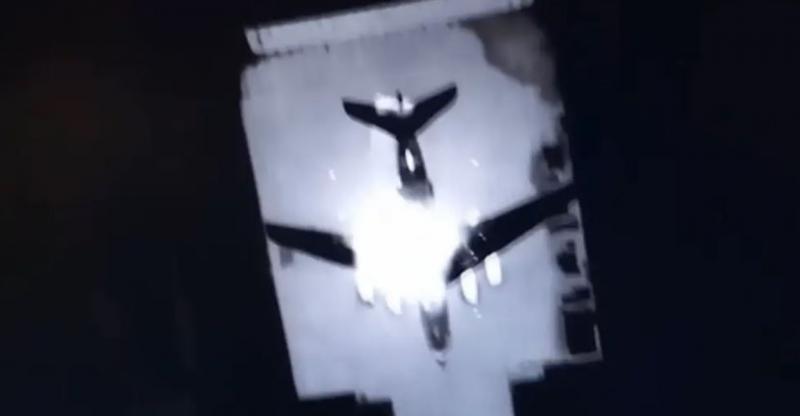 Momentul în care un roi de drone ucrainene distruge 4 avioane Il-76. Ruşii nici nu au ştiut de unde a venit atacul Budanov: "Lucrăm de pe teritoriul Rusiei" Momentul în care un roi de drone ucrainene distruge 4 avioane Il-76. Ruşii nici nu au ştiut de unde a venit atacul Budanov: "Lucrăm de pe teritoriul Rusiei"