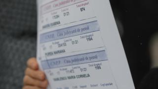 Câţi români primesc pensia minim garantată de 1.125 lei