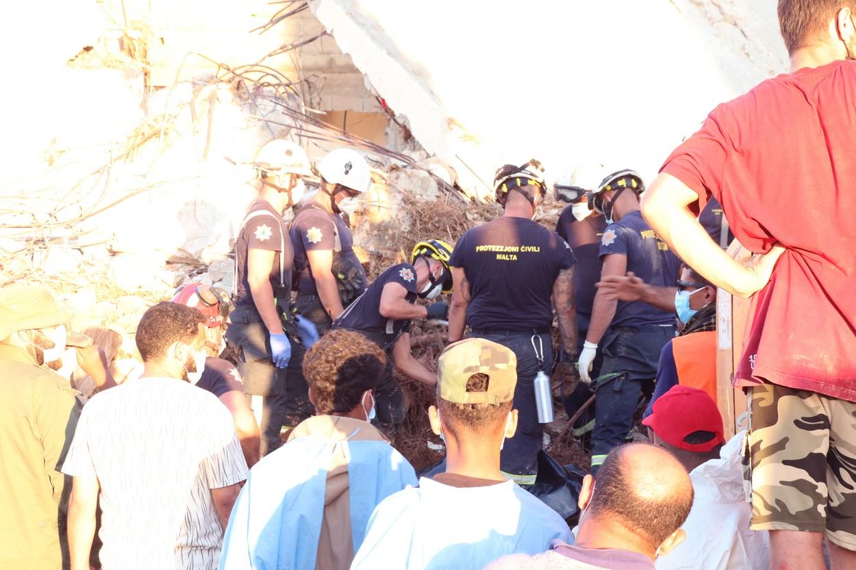 "Nu vrem mâncare, aduceţi-ne pungi pentru cadavre". Risc de holeră în Libia. Localnicii sunt martorii unor scene de groază: rămăşiţele celor ucişi ies la suprafaţă