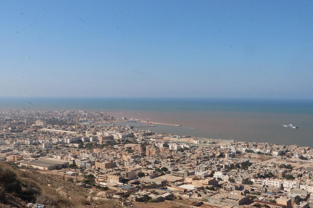 "Nu vrem mâncare, aduceţi-ne pungi pentru cadavre". Risc de holeră în Libia. Localnicii sunt martorii unor scene de groază: rămăşiţele celor ucişi ies la suprafaţă