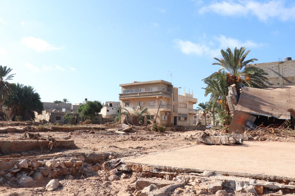 "Nu vrem mâncare, aduceţi-ne pungi pentru cadavre". Risc de holeră în Libia. Localnicii sunt martorii unor scene de groază: rămăşiţele celor ucişi ies la suprafaţă