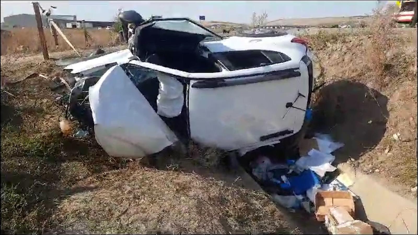 Filmul tragediei de la Miroslava, unde un bărbat a murit într-o clipă de neatenţie la volan. Mihai s-ar fi uitat pe telefon când a intrat într-un TIR