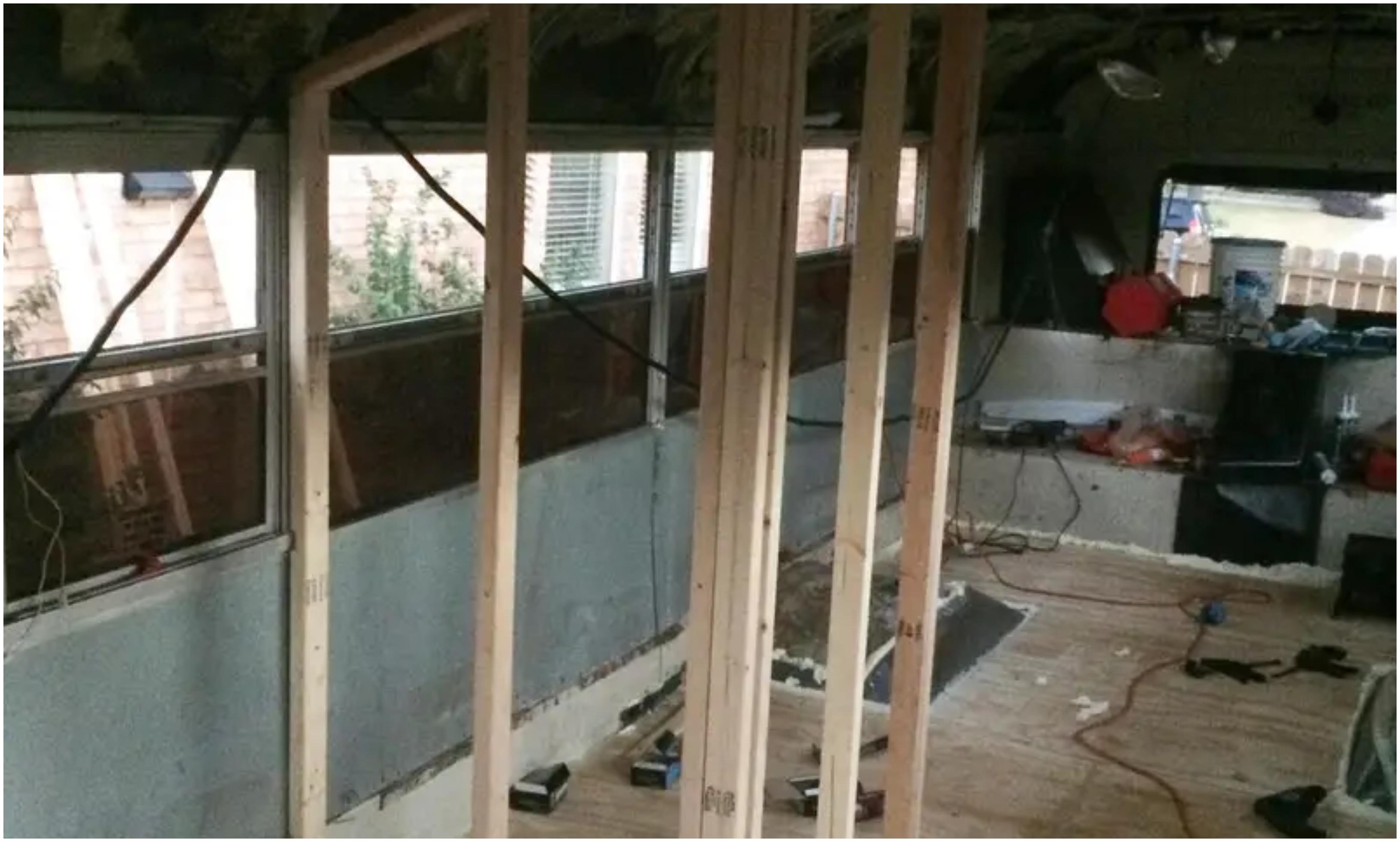 Au renunțat la casa pe care o aveau și au transformat un autobuz în locuința mult visată