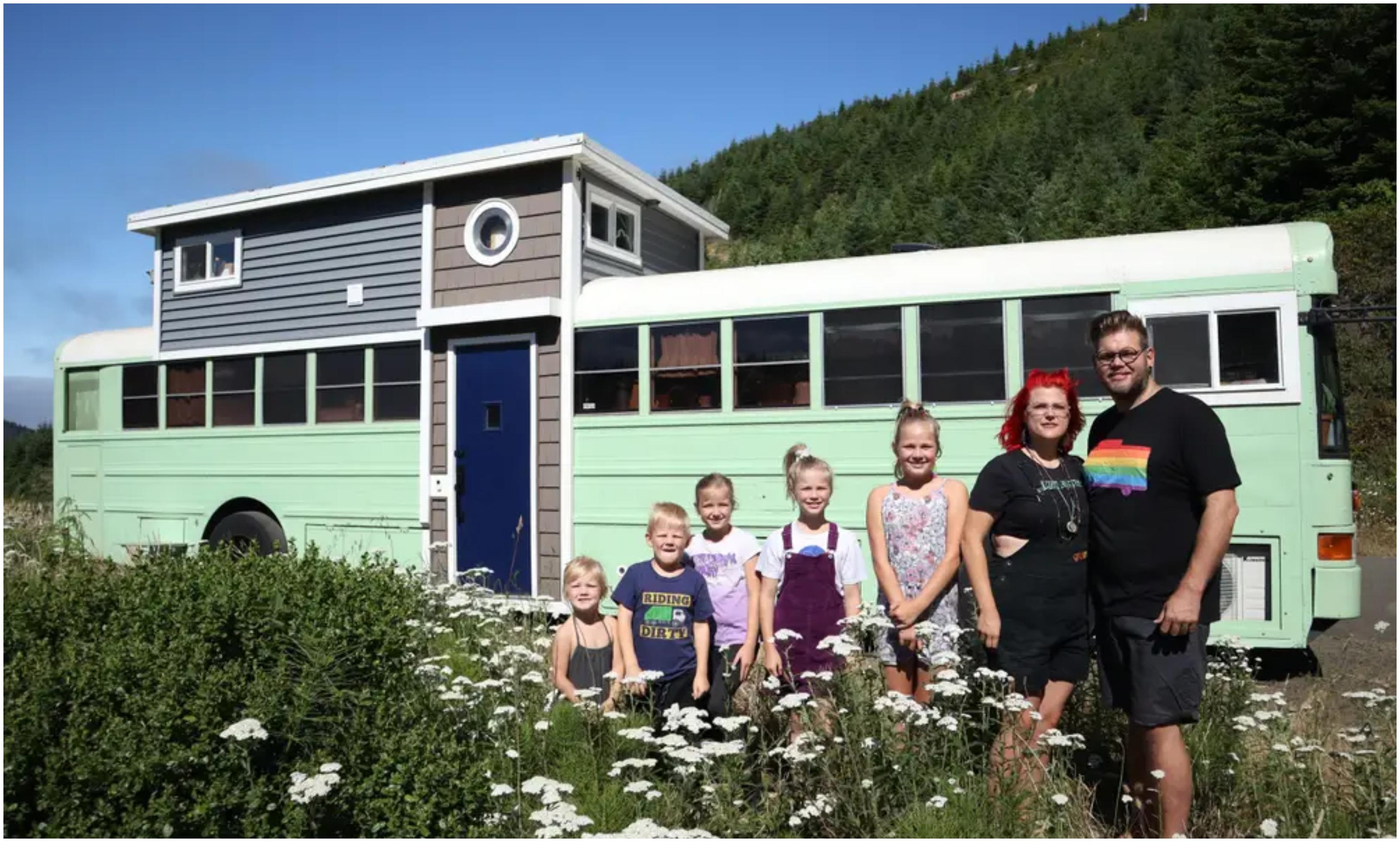 Au renunțat la casa pe care o aveau și au transformat un autobuz în locuința mult visată