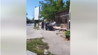 Amenda uriaşă primită de o femeie din Craiova, după ce a fost surprinsă aruncând deşeuri provenite din construcţii pe domeniul public
