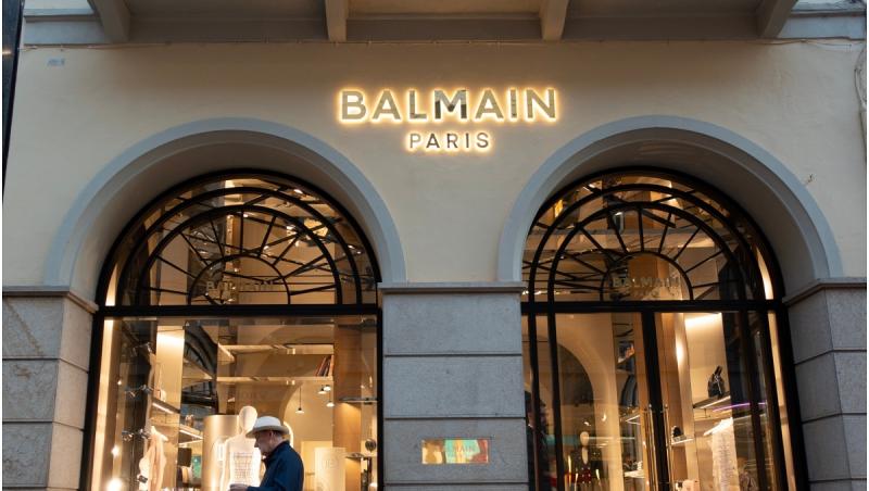 Colecţia Balmain, furată cu câteva zile înainte de prezentare, după ce camionul care transporta hainele a fost jefuit
