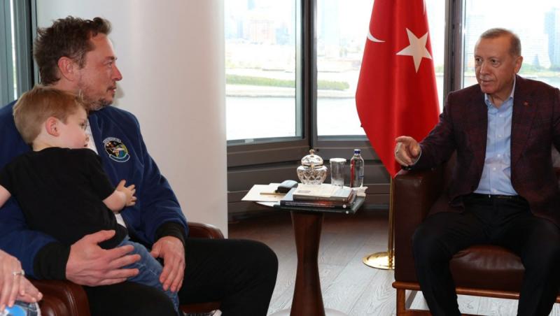 Elon Musk şi-a adus copilul la întâlnirea cu Recep Erdogan. Miliardarul este curtat pentru a construi o uzină Tesla în Turcia
