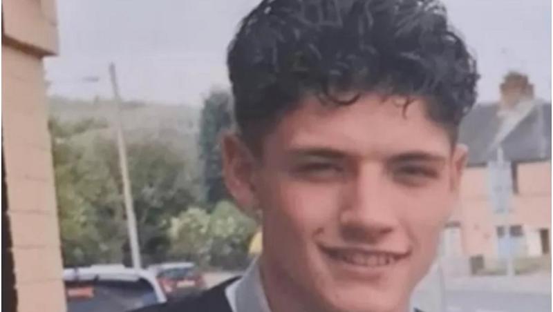 "Am strigat să încetinească". Tânăr de 19 ani, mort după ce s-a aruncat de la volanul mașinii și a fost călcat de autospeciala poliției care îl urmărea, în SUA