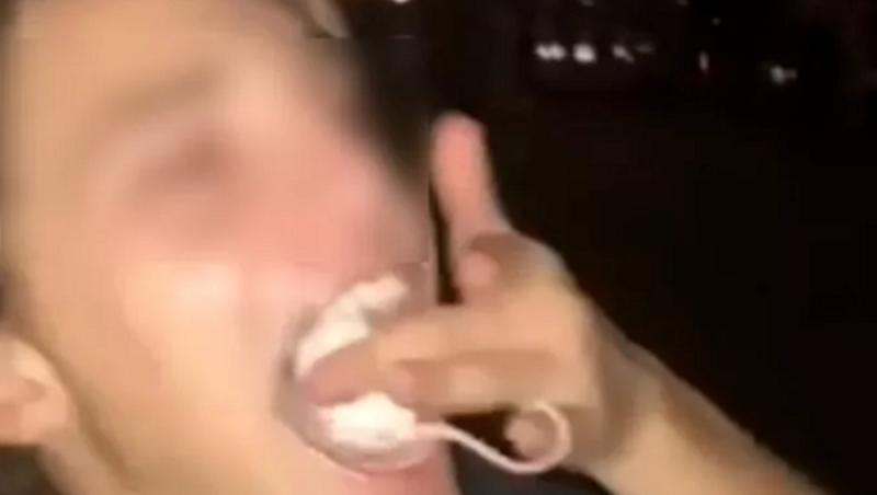 Stupoare în Franţa, după ce un elev de liceu a mestecat un şoarece până l-a omorât, după un pariu