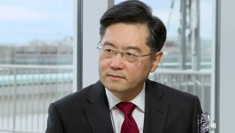 Fostul ministru de Externe al Chinei, demis din cauza unei aventuri amoroase. Surse: Ar avea un copil cu o amantă, în SUA