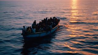 93 de migranţi, la un pas de înec în Grecia. Ambarcaţiunea în care se aflau era defectă