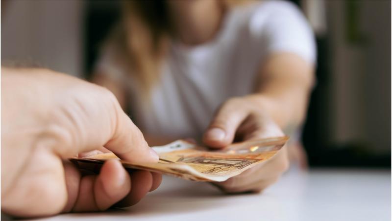 Bărbat de 58 de ani din Teleorman, arestat după ce ar fi plătit o copilă de 13 ani ca să întrețină relații sexuale cu el