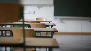 Scandal într-un liceu din Satu Mare. Doi elevi de 18 ani au fost amendaţi de poliţişti, după ce s-au bătut în şcoală
