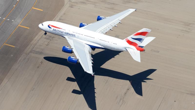 Descoperire macabră la bordul unui avion. O femeie a murit în timpul zborului cu destinaţia Nisa. Pasagerii credeau că doarme