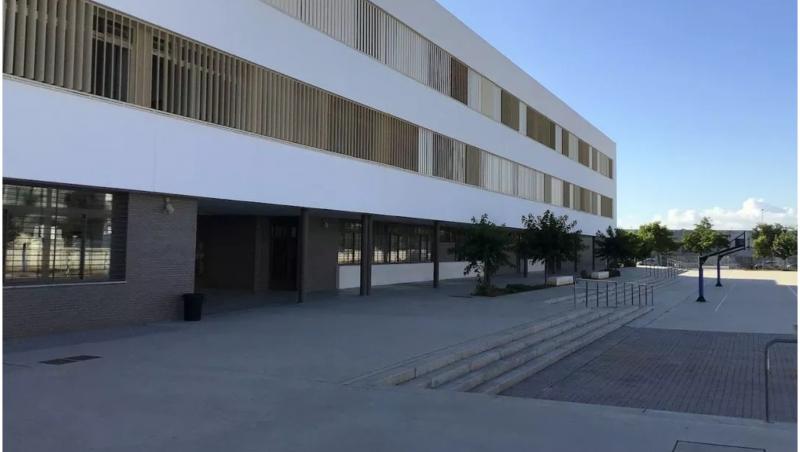 Atac sângeros într-o şcoală din Spania. Un adolescent de 14 ani a înjunghiat mai mulţi profesori şi elevi în timpul orelor