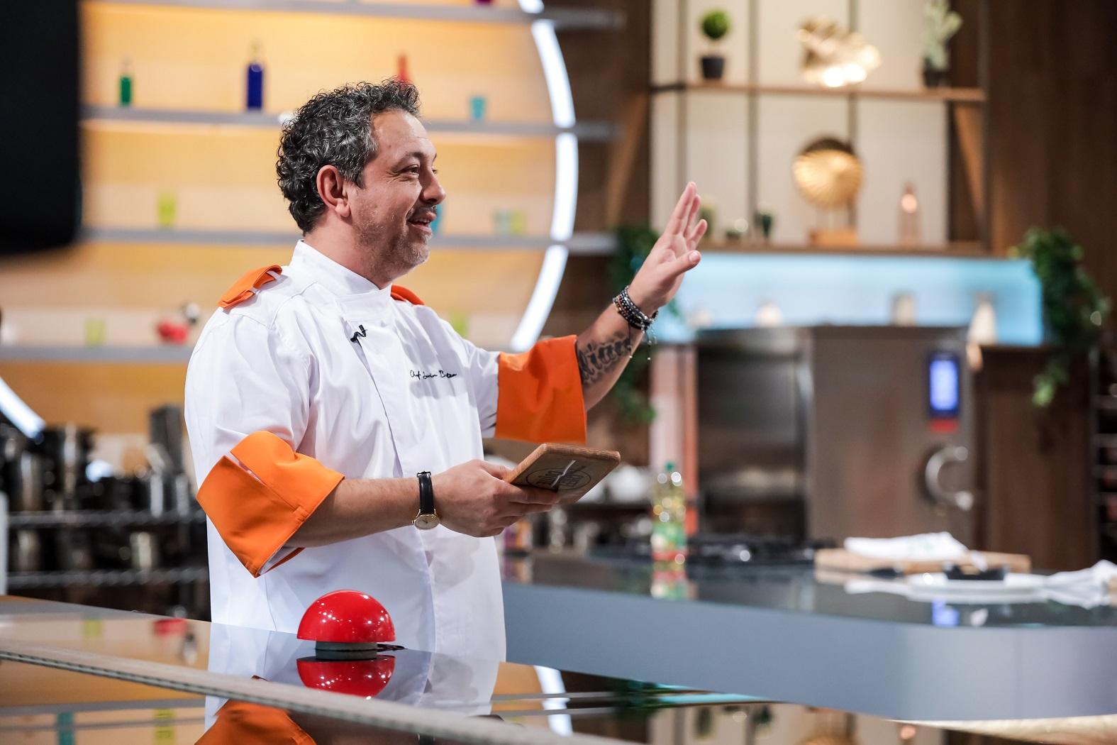 Lovitură pentru echipa Soarelui Răsare, aseară, la Chefi la cuţite: Chef Bontea a pierdut încă un concurent. Show-ul culinar, lider detaşat de audienţă