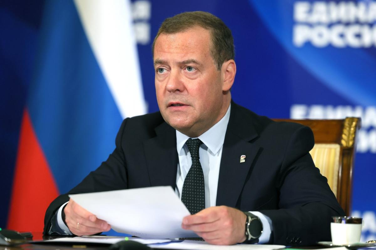 Dmitri Medvedev, fost președinte și premier al Federației Ruse Dmitri Medvedev, fost președinte și premier al Federației Ruse