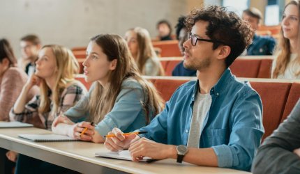 Când începe facultatea în 2023