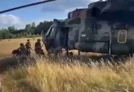 "Crimă, lacrimi, sânge". Un pilot rus a dezertat cu tot cu elicopter: cum a decurs operaţiunea executată de serviciile secrete ucrainene