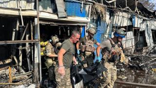 Ruşii pretind că ucrainenii s-au bombardat singuri la Kostiantînivka. Expert german: Nu contează de unde a venit racheta, autorul moral e tot Rusia
